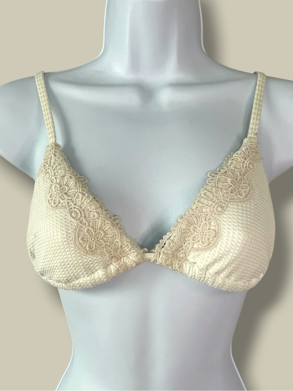 Aerie Triangle Bikini Top Cream Crochet Lace Boho Beach Coastal Swim Top